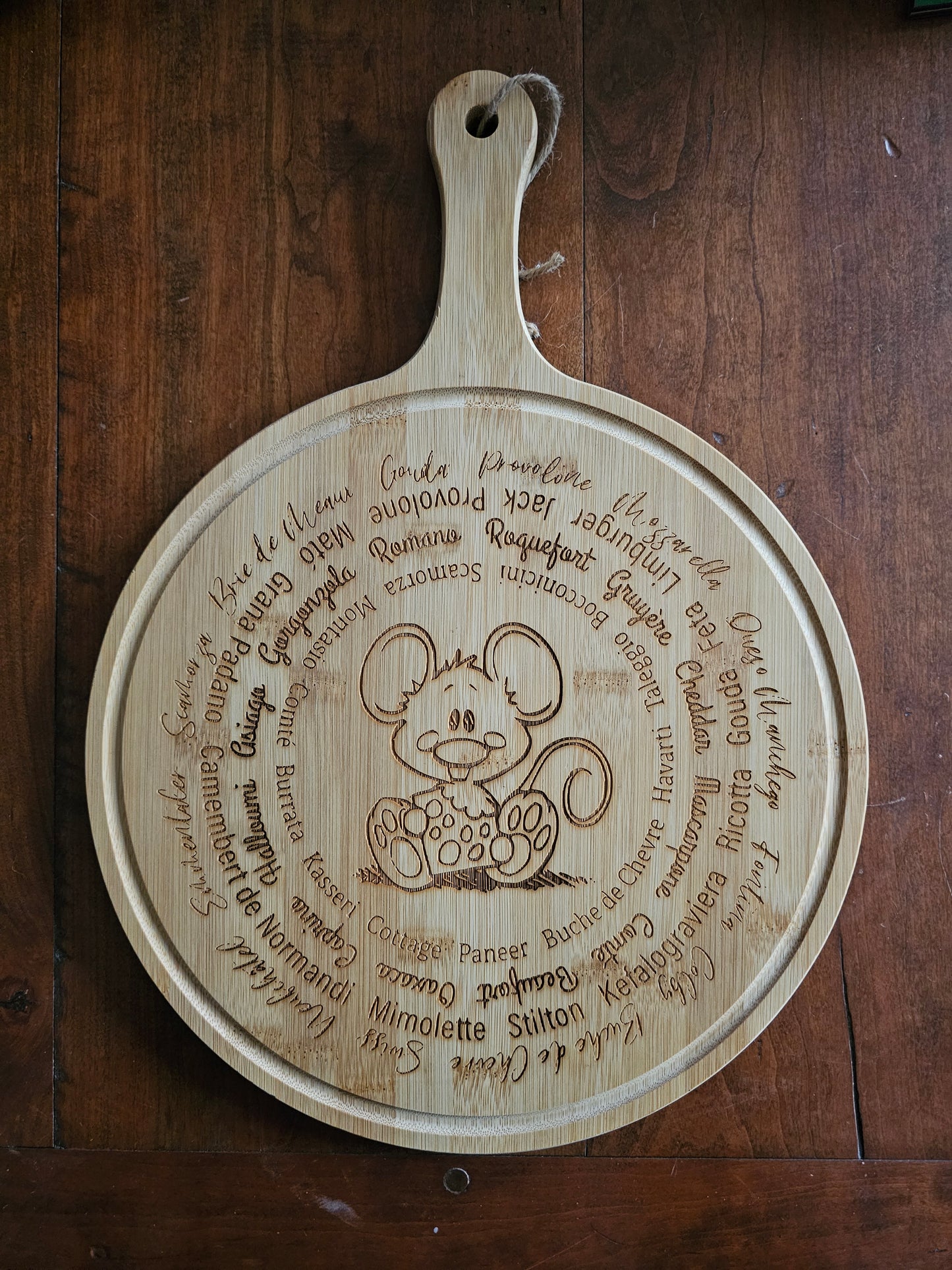Cheese Cutting Board Round w/ Handle